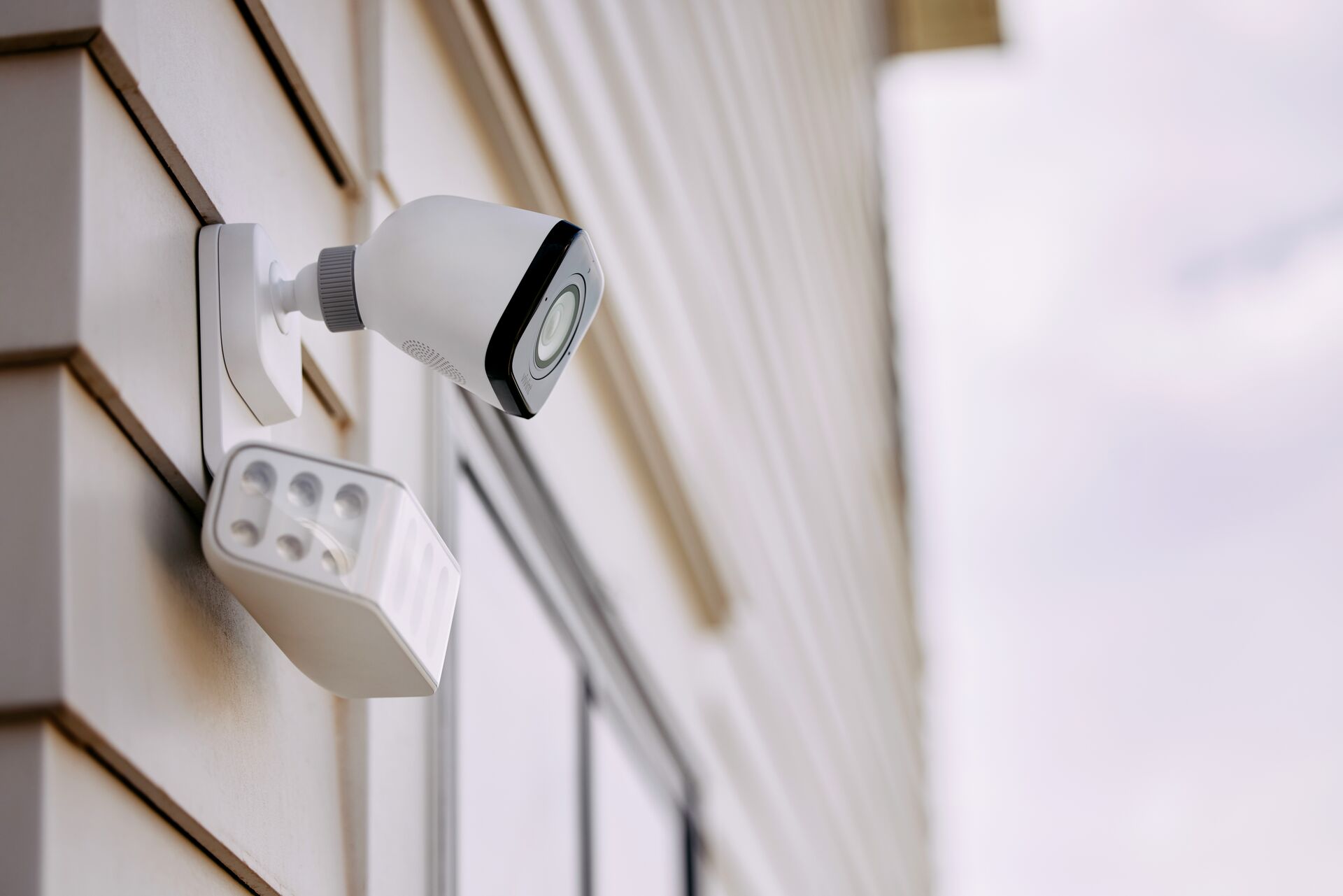 Ultra-bright spotlight outdoor camera with motion activated floodlights and active siren